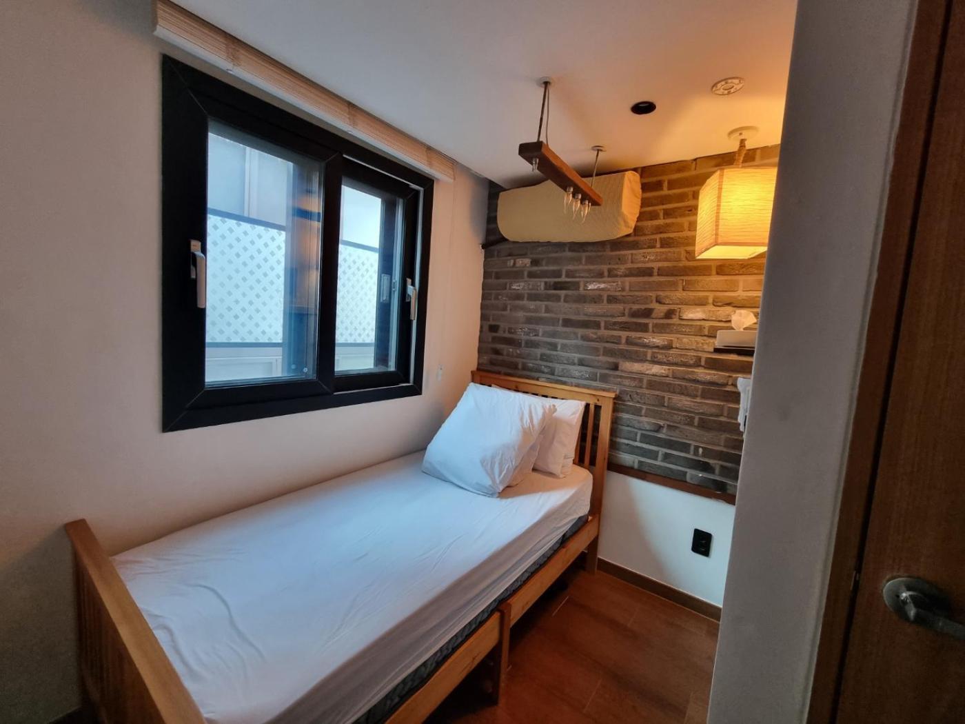 Hwon Guesthouse Seoul Ngoại thất bức ảnh
